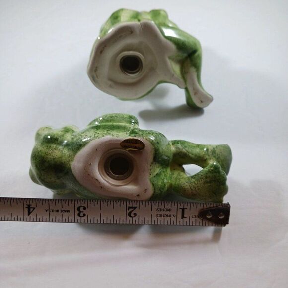 Vintage Green Frog in Love Salt And Pepper Shakers - Picture 7 of 12